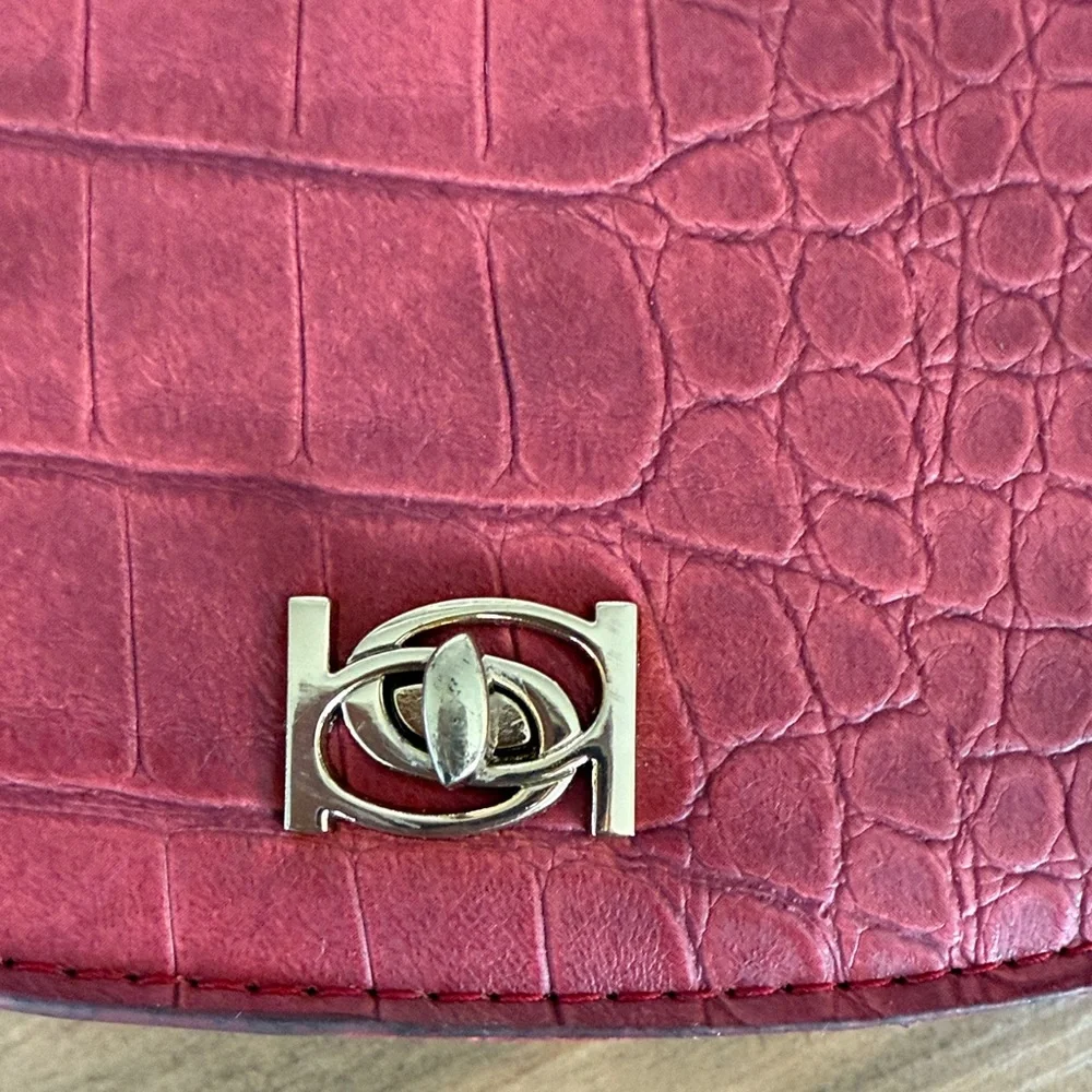 *BEBE* Michelle Mini Saddle Bag Crossbody Chain Strap Shoulder Purse - NEW - Picture 3 of 11